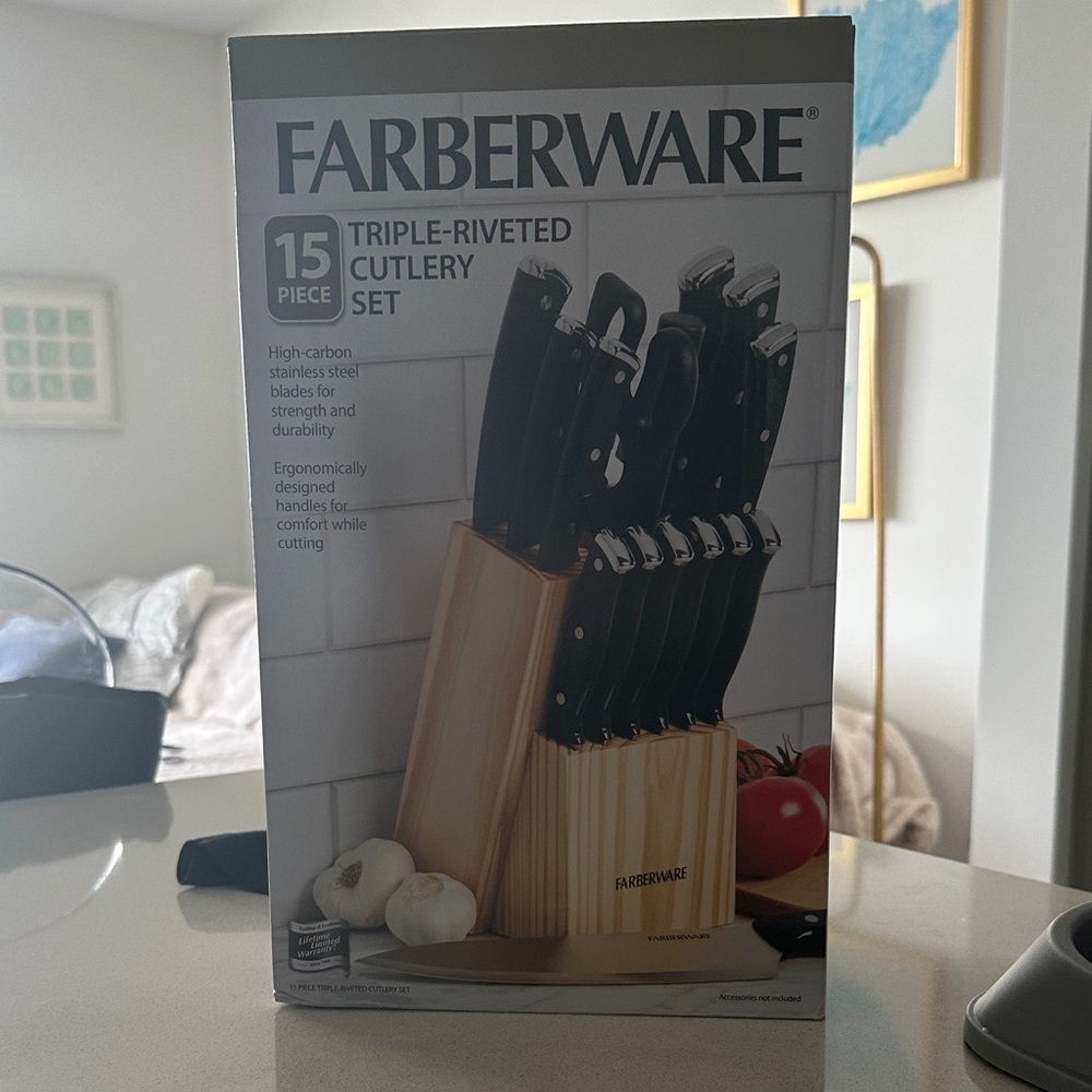 Farberware 15-Piece Triple-Riveted Knife Set with Black Handles